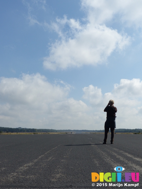 FZ020442 Hans on the runway